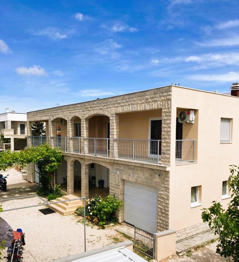 Apartmani Solis Vir Exteriér fotografie